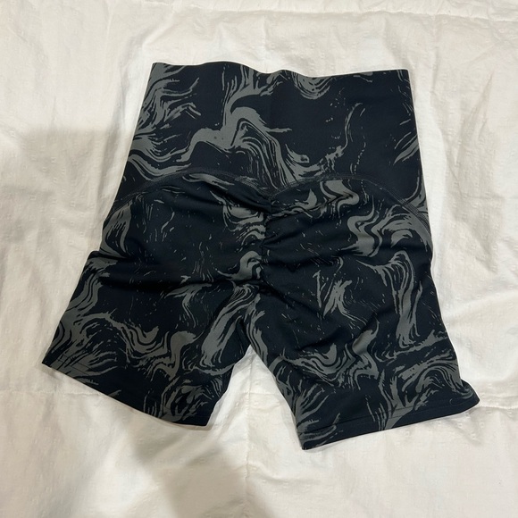 Gymshark shorts - Picture 3 of 4